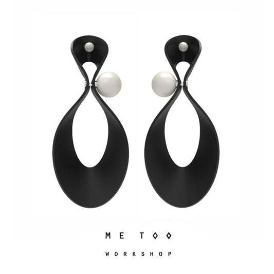 METOO_Small petal A earrings