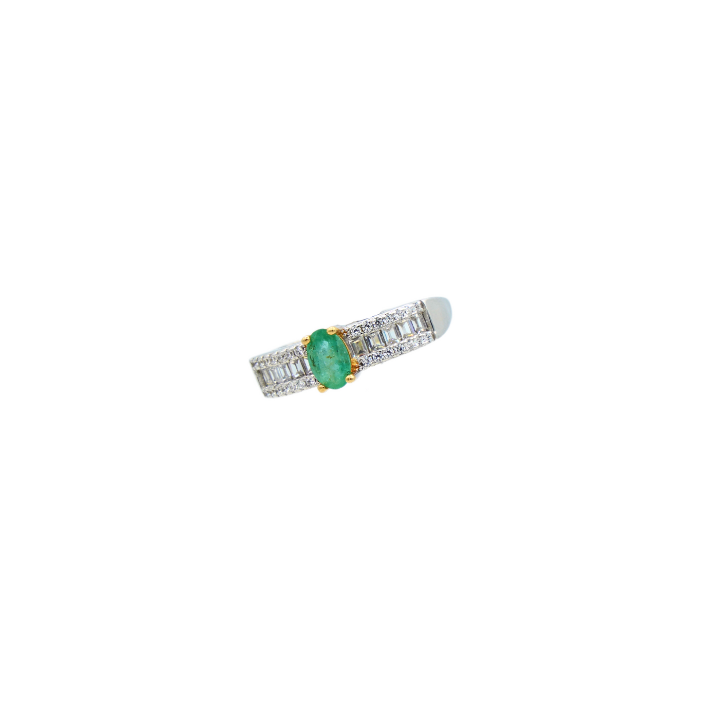 Shiny shiny _ Vintage Style Emerald Ring