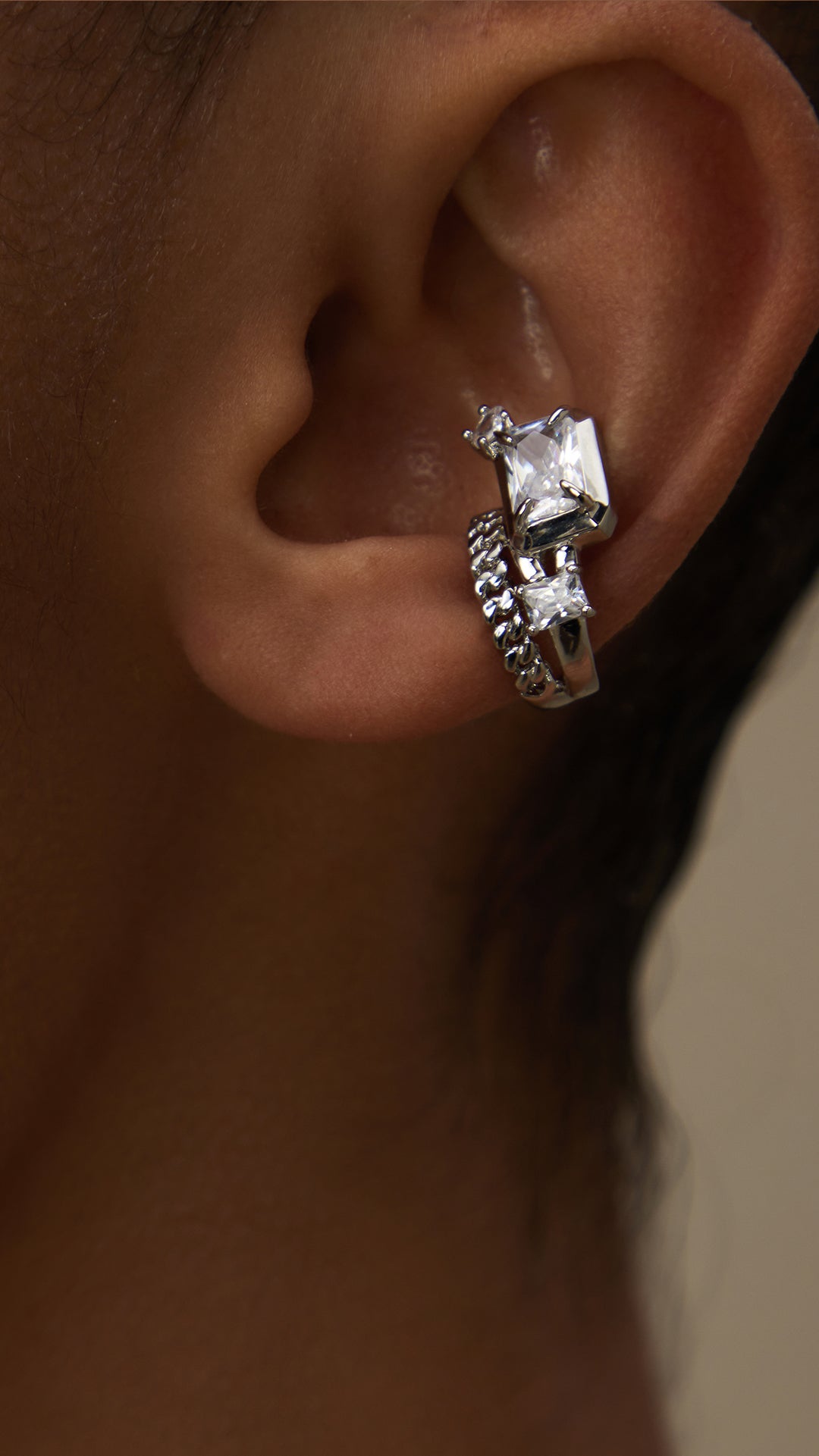 MH _ Rectangular zircon ear bone clip