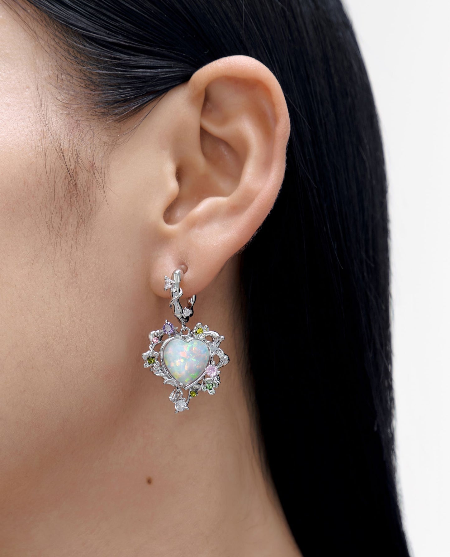 BOONEE _ Opal garden Collection - Love heart Opal earrings (divided into left and right)