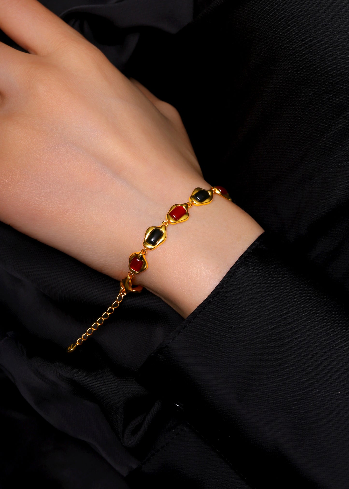 ZIVGREY_ Red and black agate bracelet